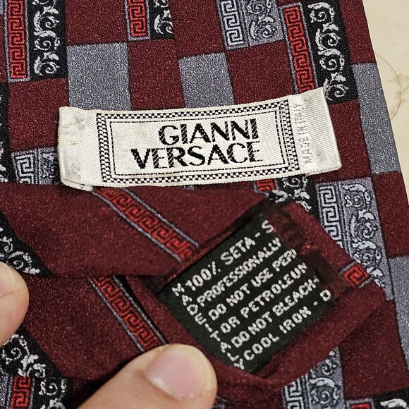 Vintage Gianni Versace Silk Aztec Designer Logo Men’s Neck Tie Made In Italy - Picture 10 of 10